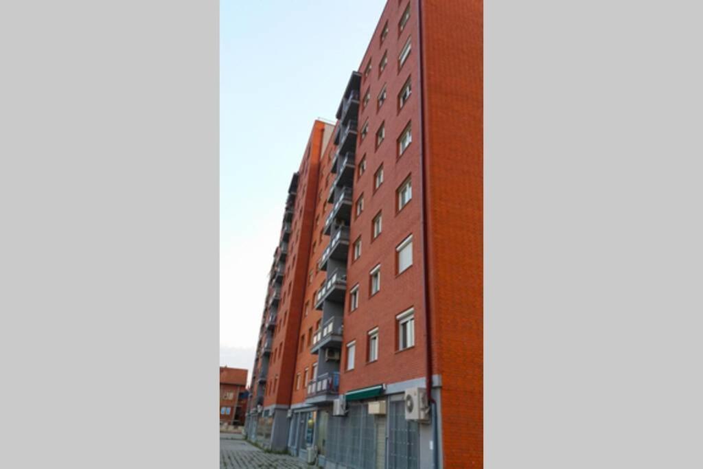 Apartment 13C Pristina Esterno foto